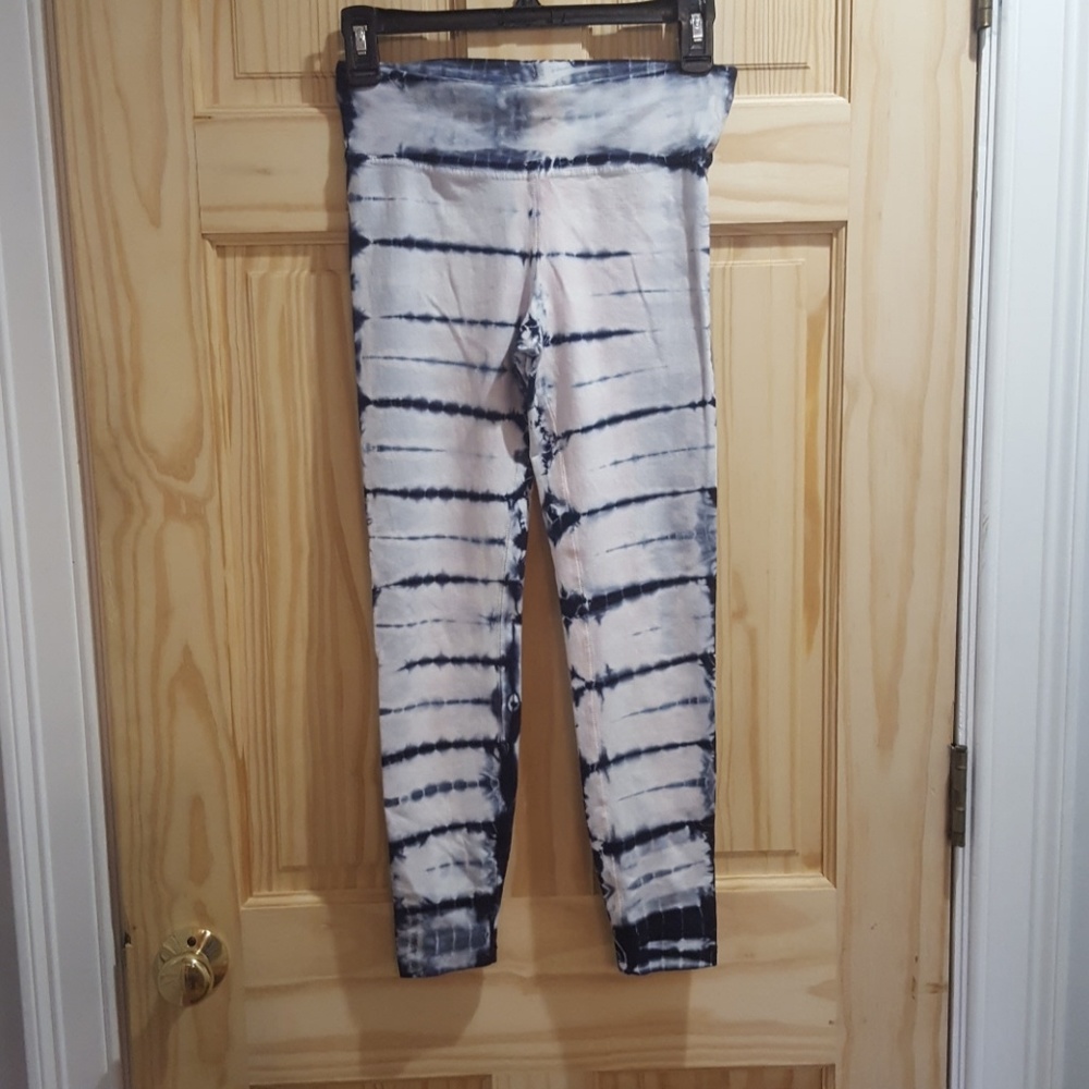 Pink lotus tie dye crop legging